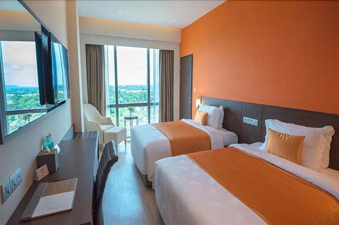 Astana Wing - Riverside Majestic Hotel Kuching Exterior photo