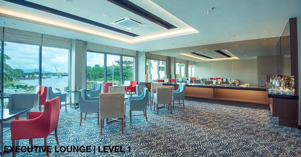Astana Wing - Riverside Majestic Hotel Kuching Exterior photo