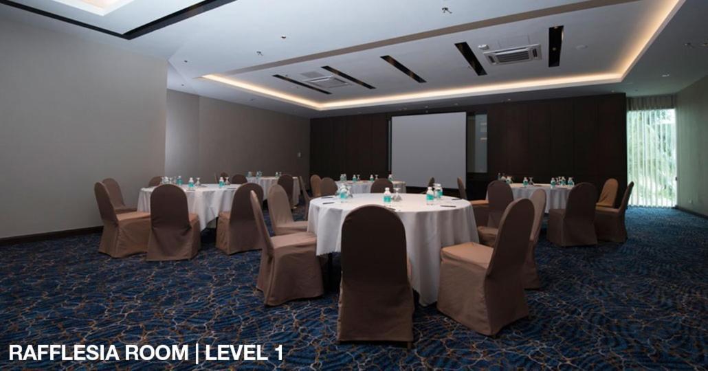Astana Wing - Riverside Majestic Hotel Kuching Exterior photo